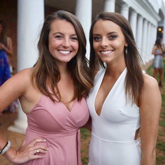 Meet your Posher, Courtney - Picture 1 of 1